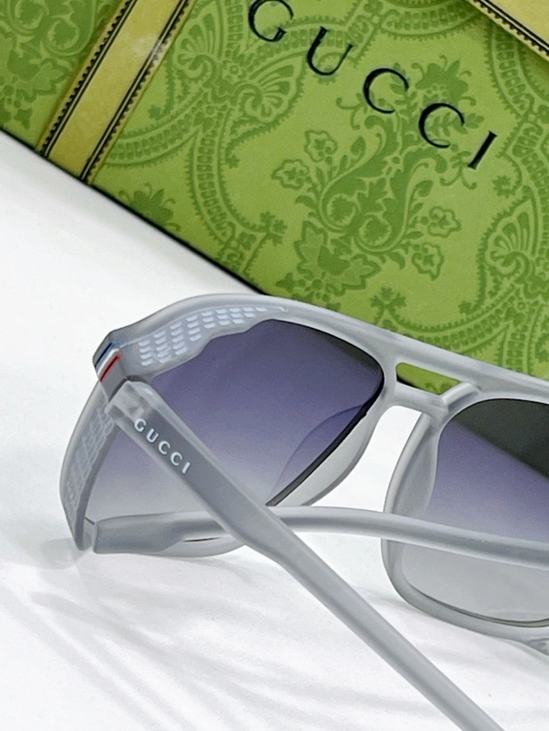 Gxccx Sunglasses Resilient 252079