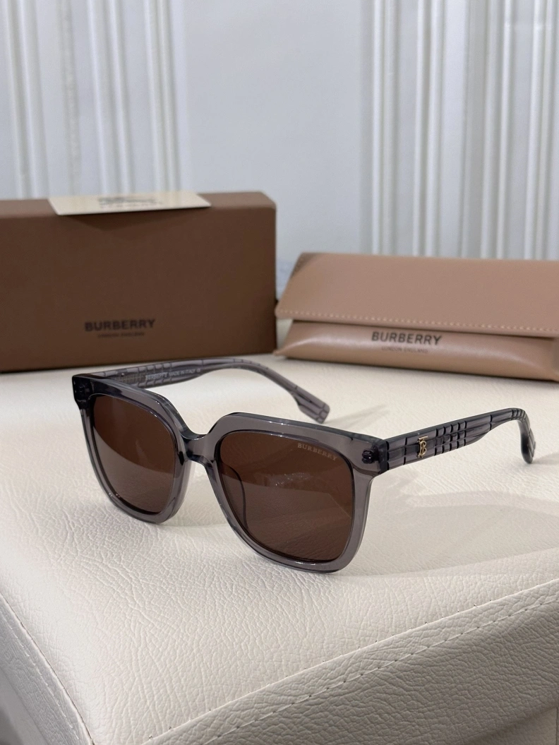 Versatile Bxrbxrry Sunglasses 250006