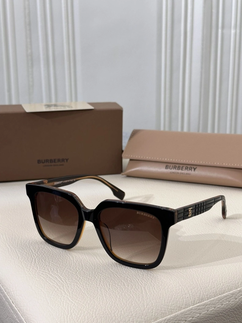 Versatile Bxrbxrry Sunglasses 250006