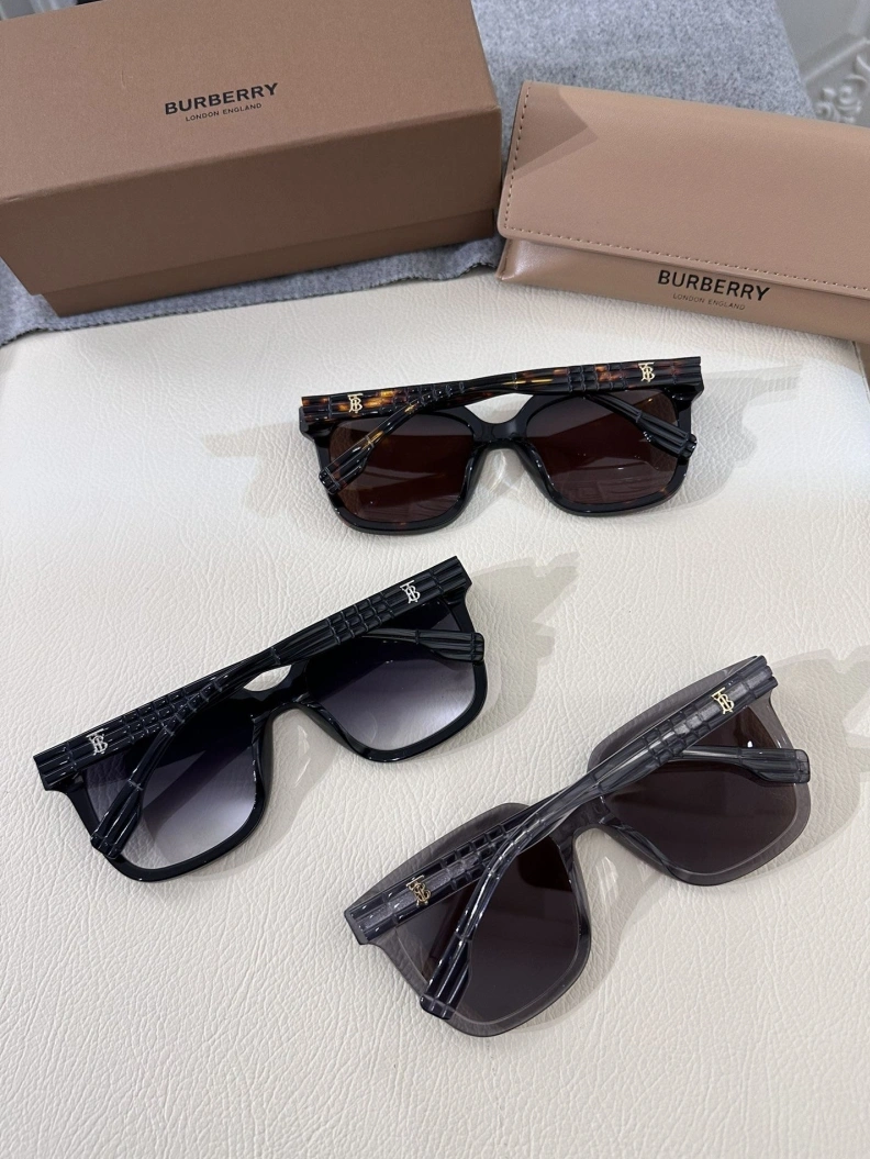 Versatile Bxrbxrry Sunglasses 250006