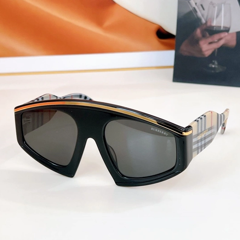 Trendsetting Othxr Sunglasses 253839