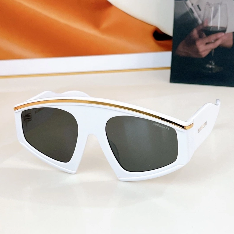 Trendsetting Othxr Sunglasses 253839
