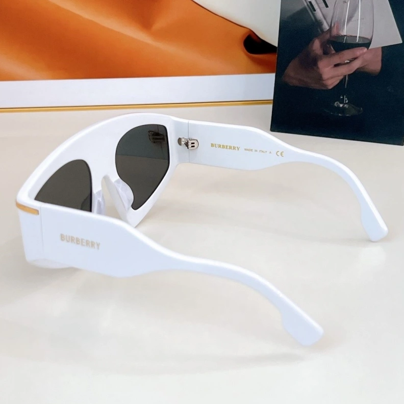 Trendsetting Othxr Sunglasses 253839