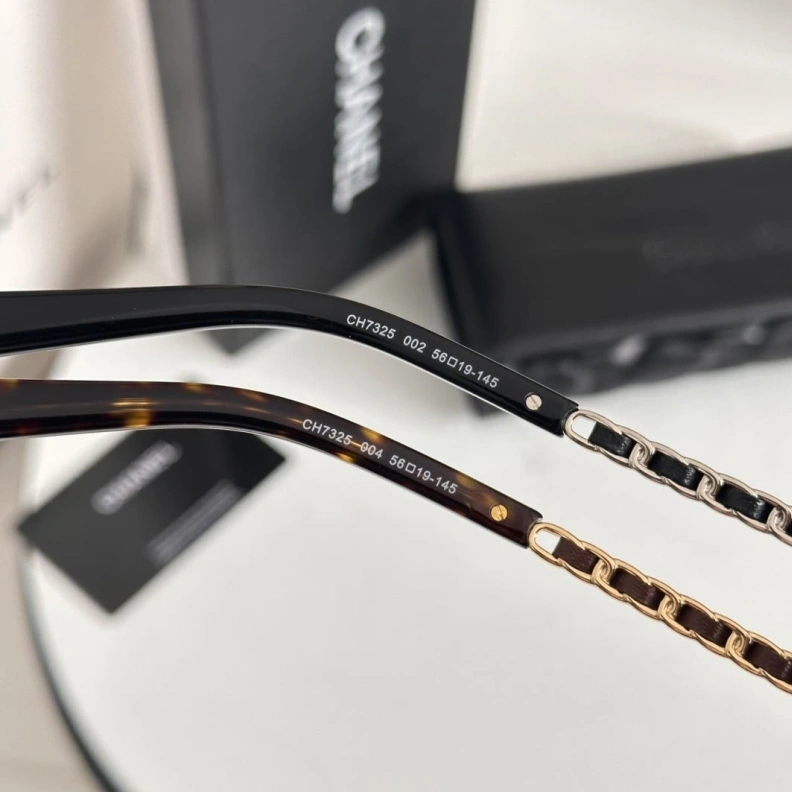 Minimalist Chxnxl Sunglasses 250856