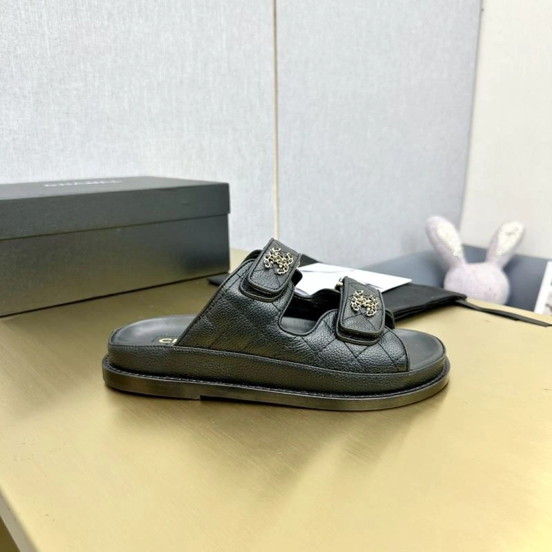 ModernLook Chxnxl Slippers 132394