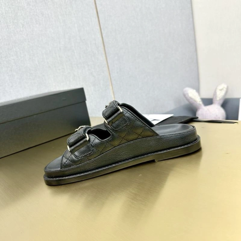 ModernLook Chxnxl Slippers 132394