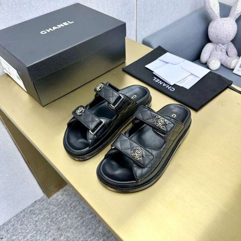 ModernLook Chxnxl Slippers 132394