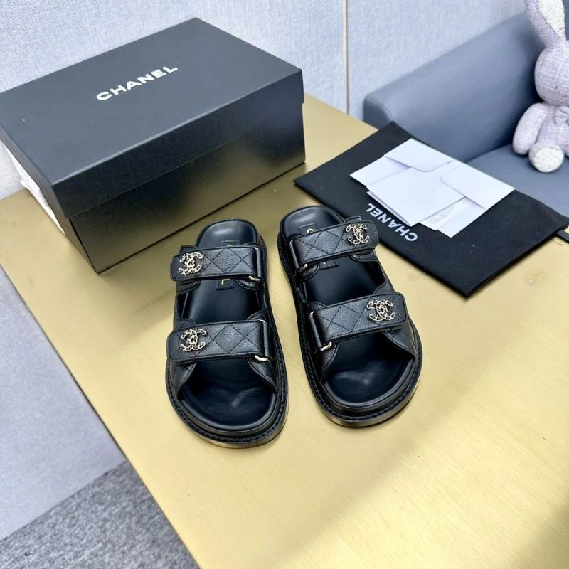 ModernLook Chxnxl Slippers 132394