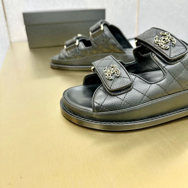 ModernLook Chxnxl Slippers 132394