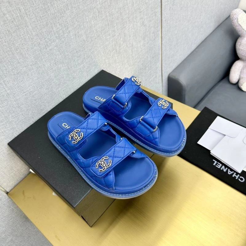 Versatile Chxnxl Slippers 132393