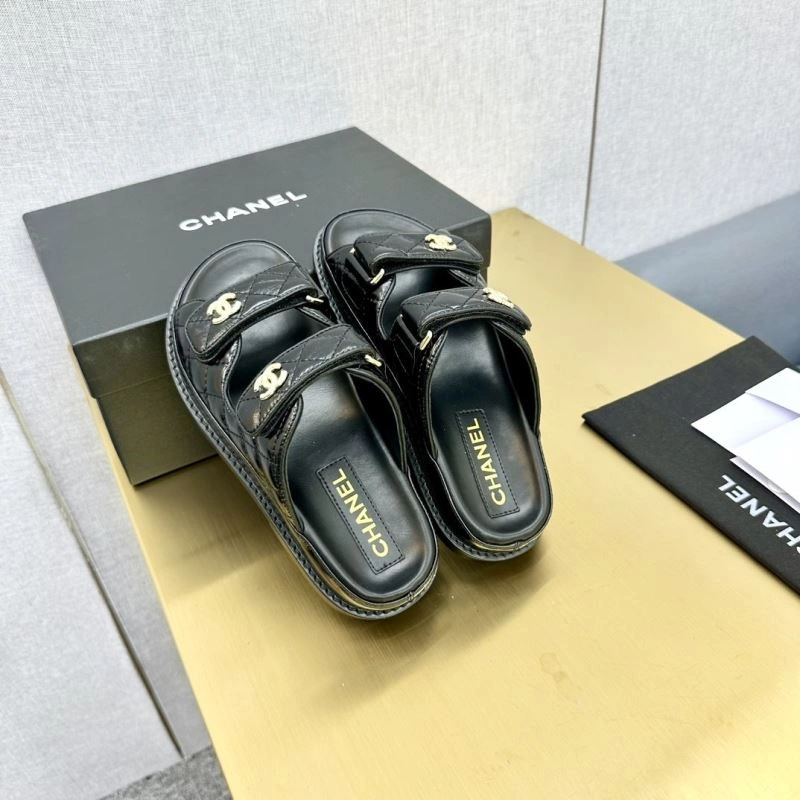 Breathable Chxnxl Slippers 132386