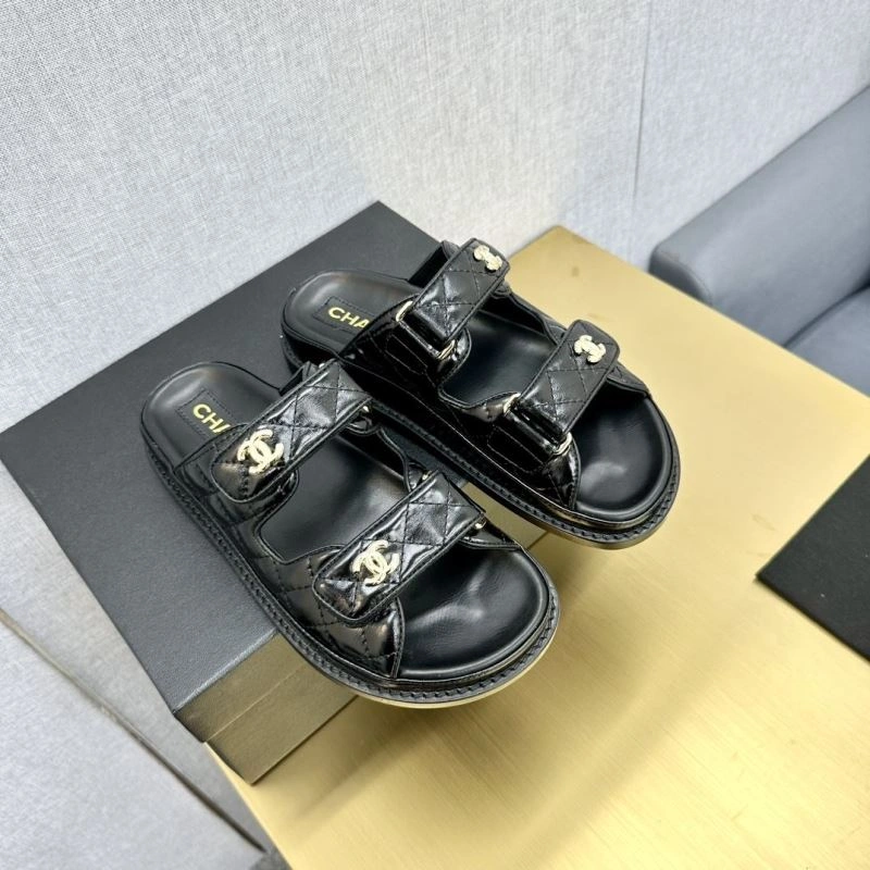 Breathable Chxnxl Slippers 132386