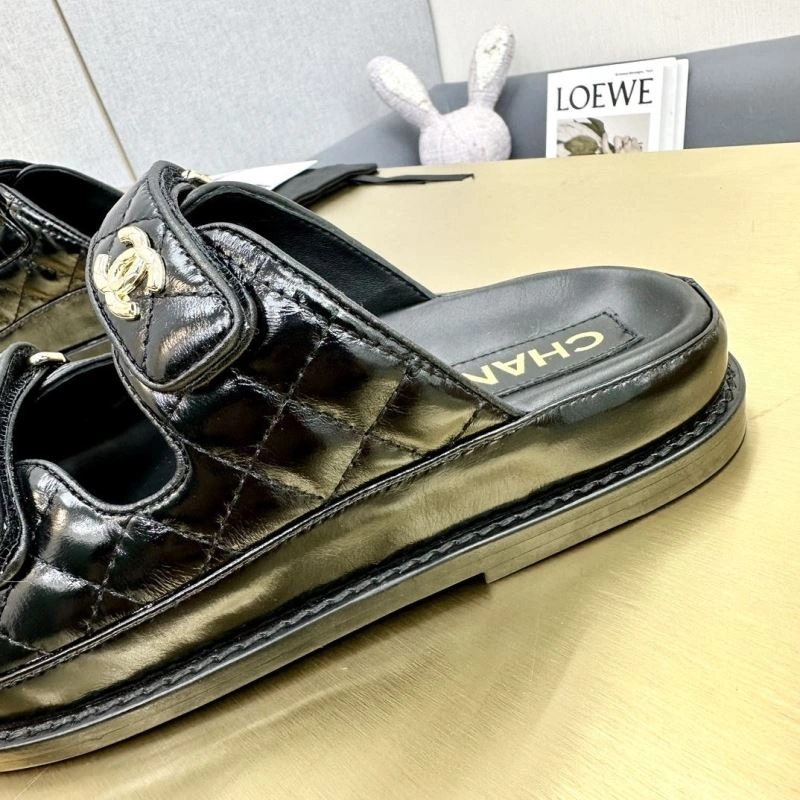 Breathable Chxnxl Slippers 132386