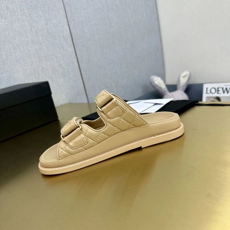 Flexible Chxnxl Slippers 132396