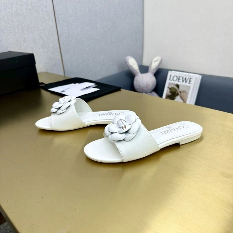 Stylish Chxnxl Slippers 132378