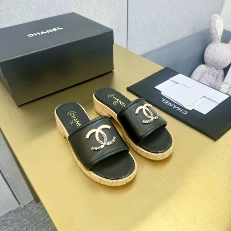 Trendsetting Chxnxl Slippers 132375