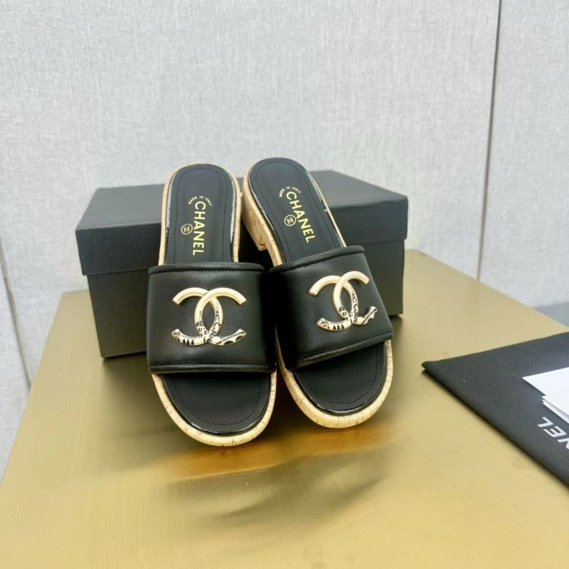 Trendsetting Chxnxl Slippers 132375