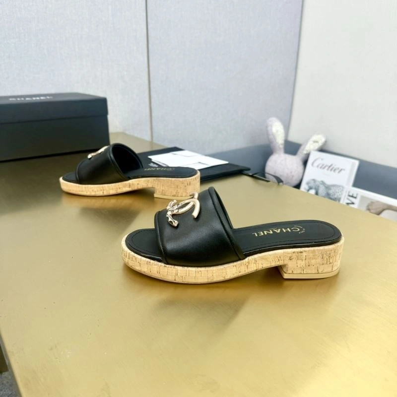 Trendsetting Chxnxl Slippers 132375
