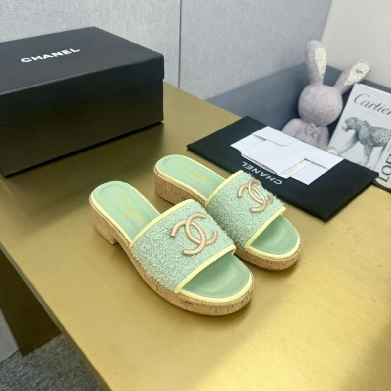 Bright Chxnxl Slippers 132371