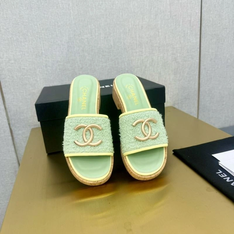 Bright Chxnxl Slippers 132371