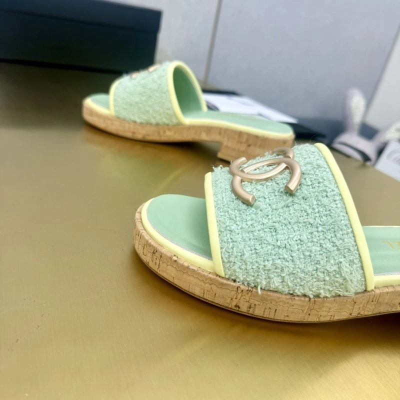 Bright Chxnxl Slippers 132371
