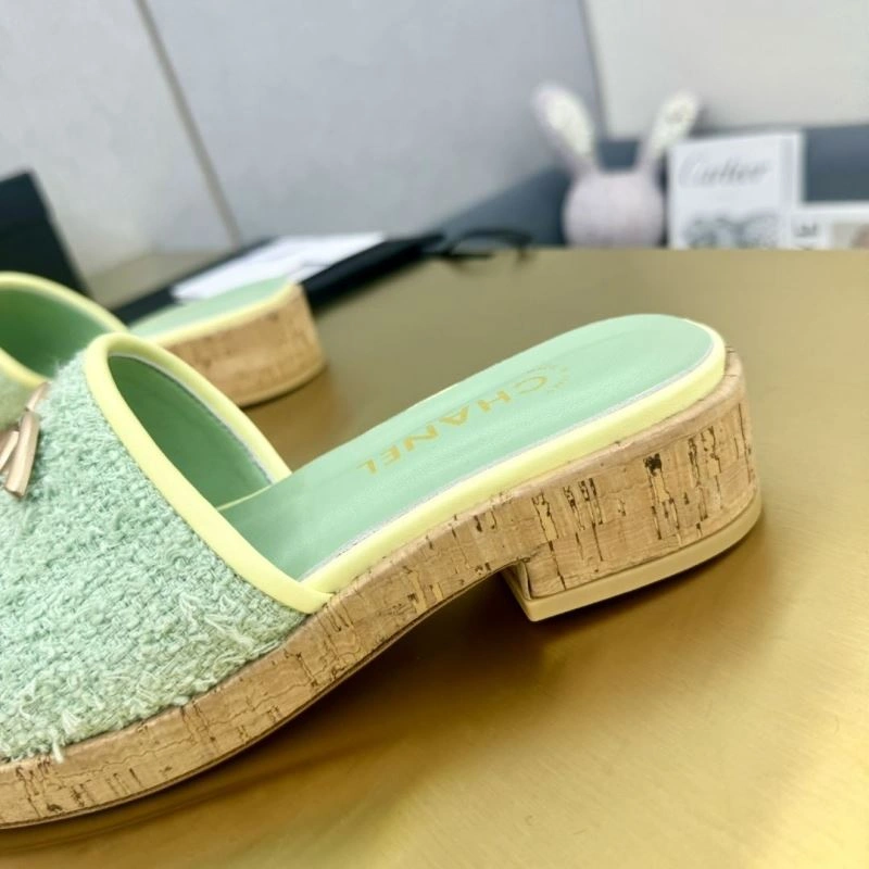 Bright Chxnxl Slippers 132371