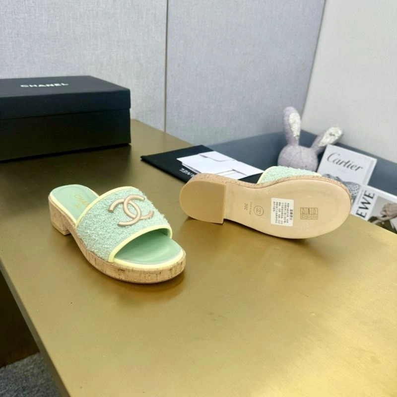 Bright Chxnxl Slippers 132371