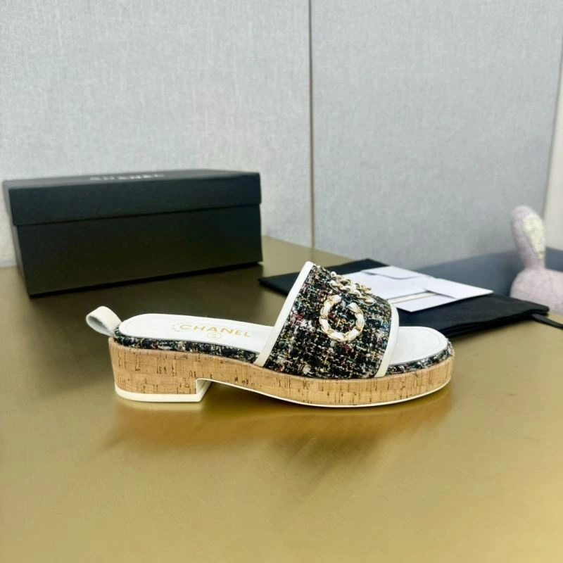 Flexible Chxnxl Slippers 132364