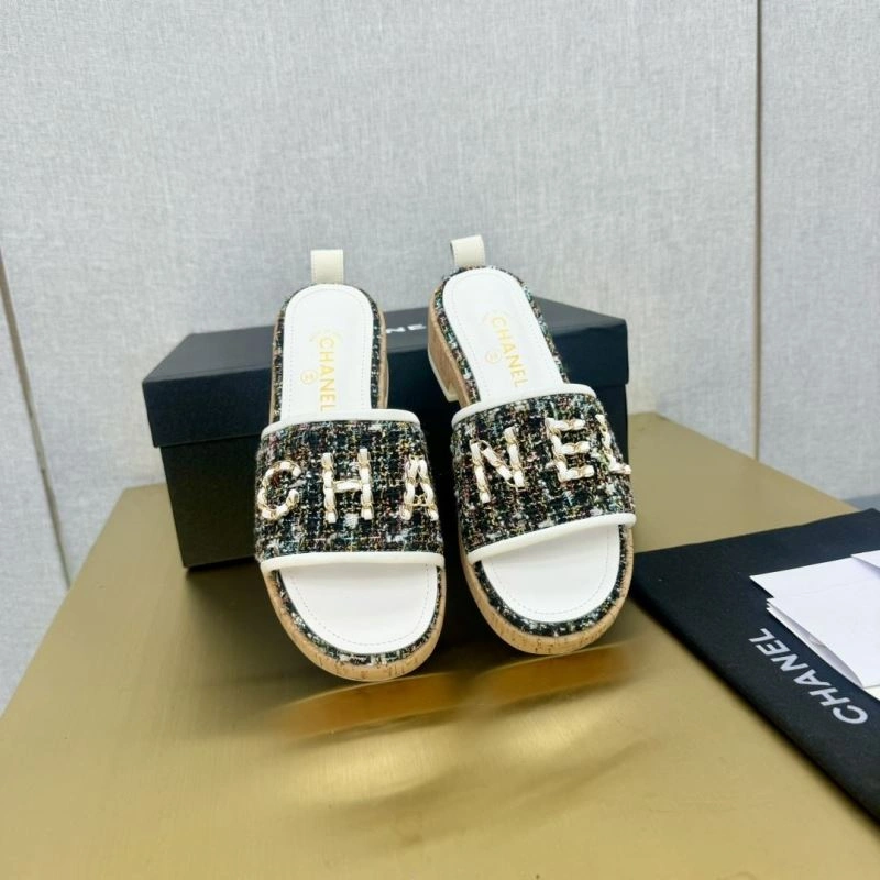Flexible Chxnxl Slippers 132364