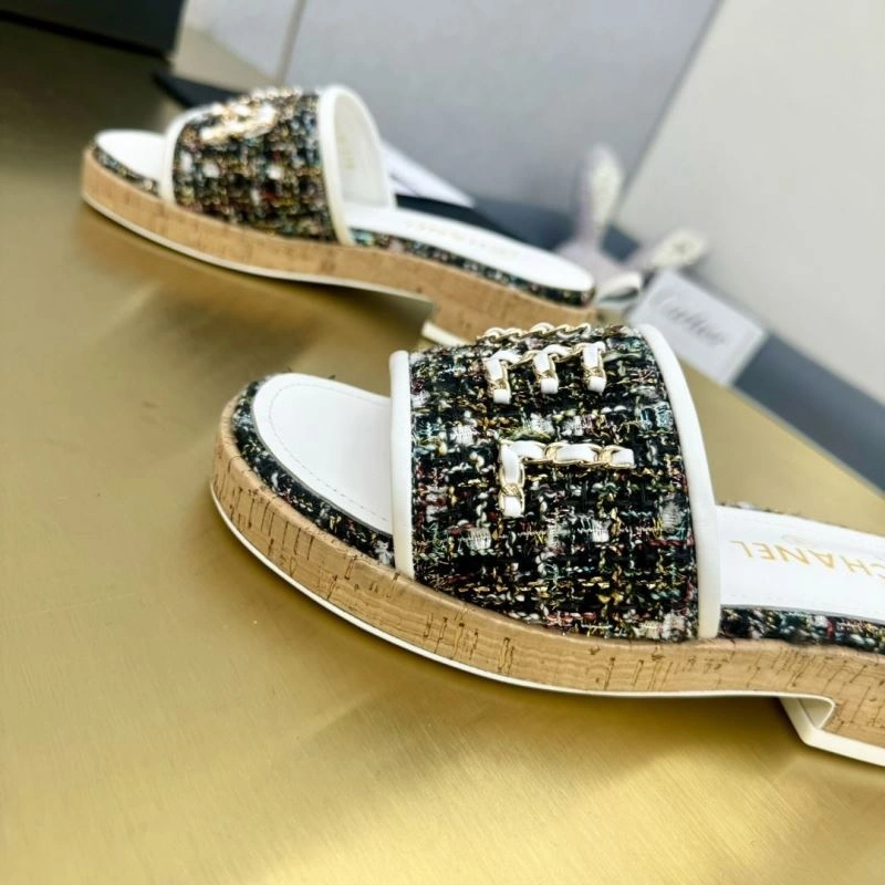 Flexible Chxnxl Slippers 132364