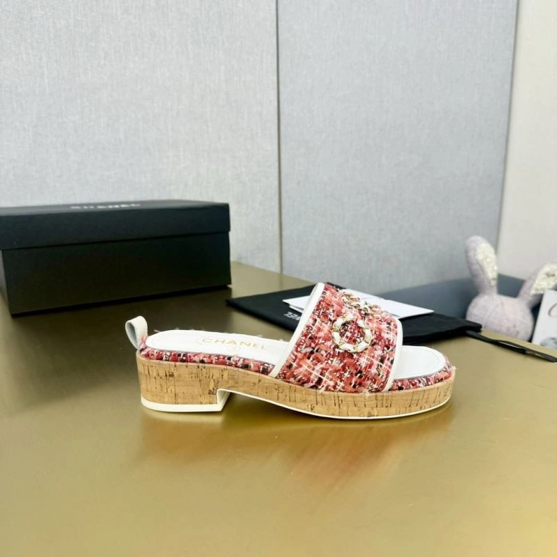 Vibrant Chxnxl Slippers 132360