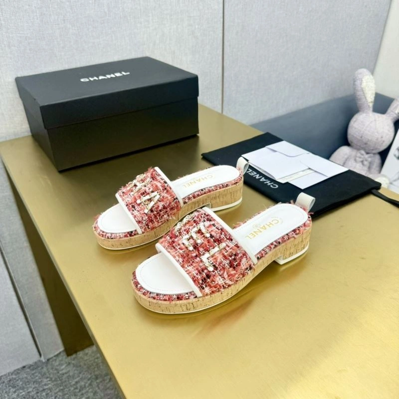 Vibrant Chxnxl Slippers 132360