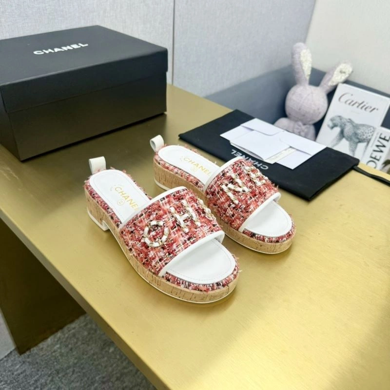 Vibrant Chxnxl Slippers 132360