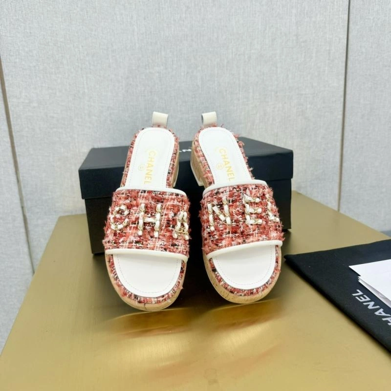 Vibrant Chxnxl Slippers 132360