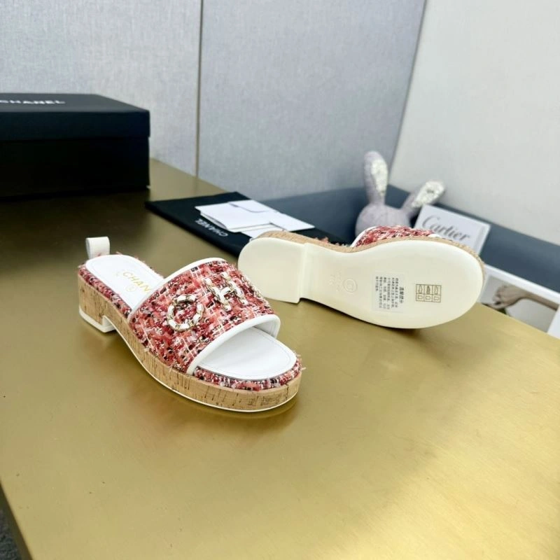 Vibrant Chxnxl Slippers 132360