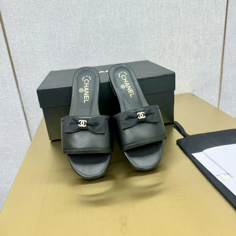 Comfortable Chxnxl Slippers 132357