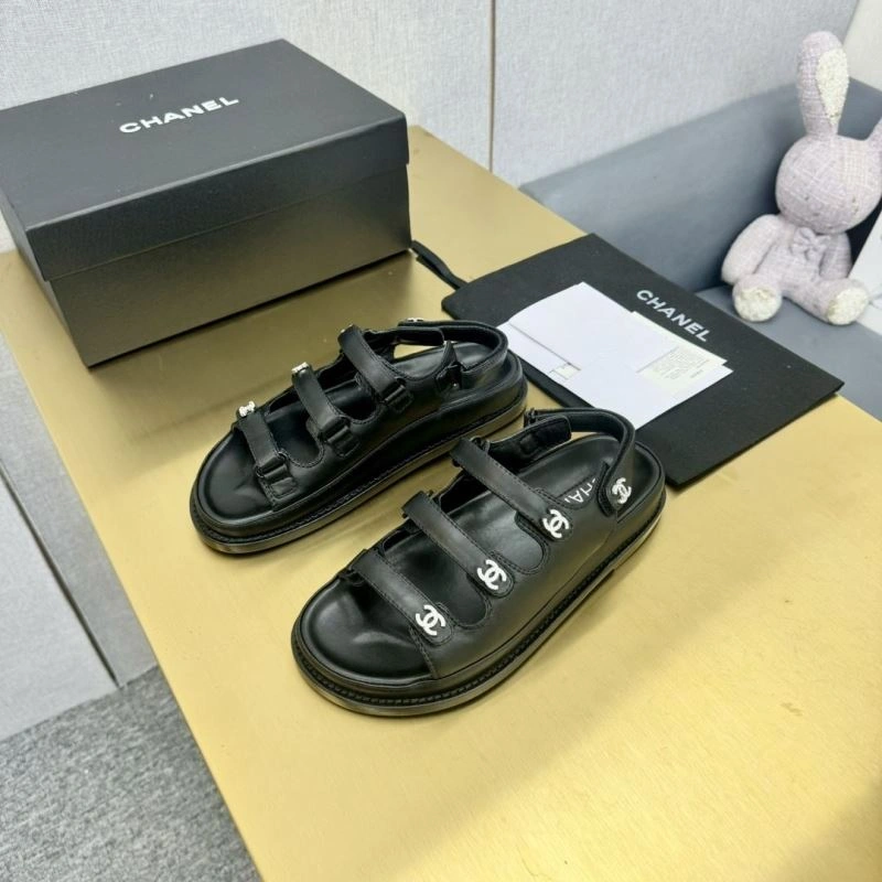 Trendsetting Chxnxl Slippers 132339