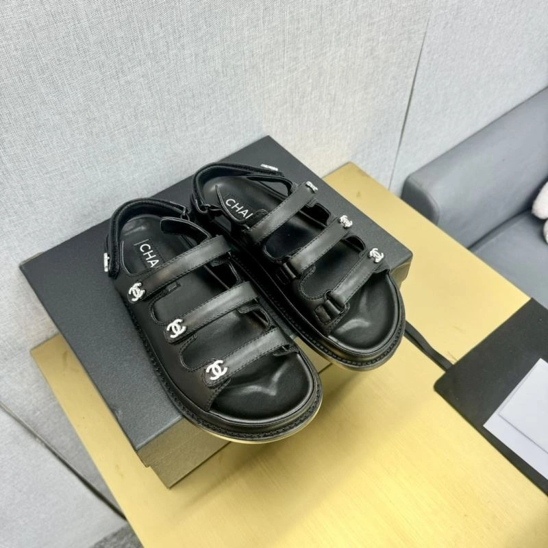 Trendsetting Chxnxl Slippers 132339
