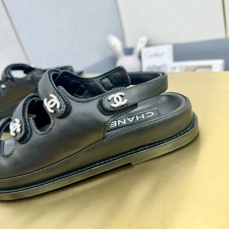 Trendsetting Chxnxl Slippers 132339