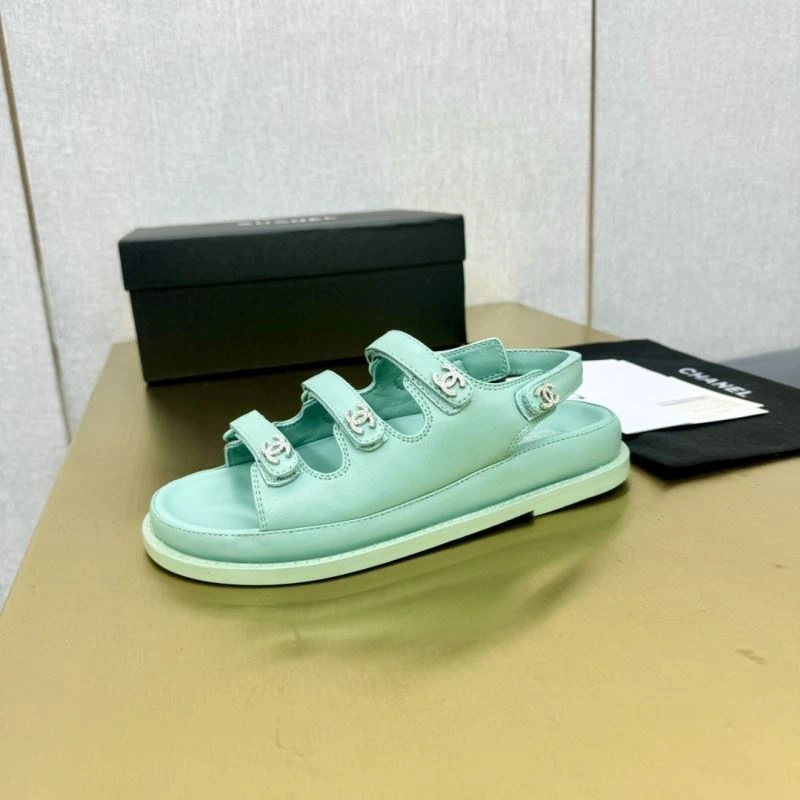 Trendy Chxnxl Slippers 132340