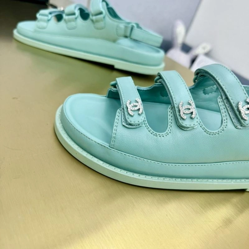 Trendy Chxnxl Slippers 132340