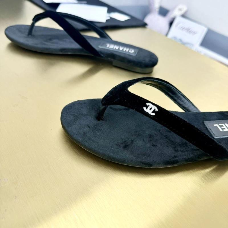 Refined Chxnxl Slippers 132350