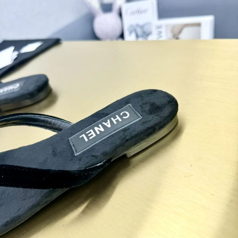 Refined Chxnxl Slippers 132350