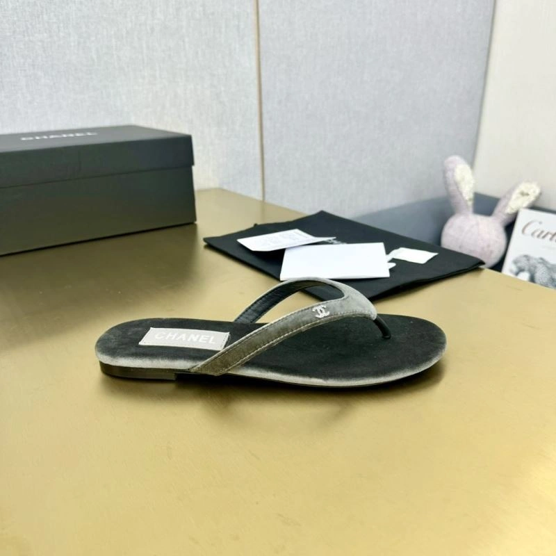 Comfortable Chxnxl Slippers 132337