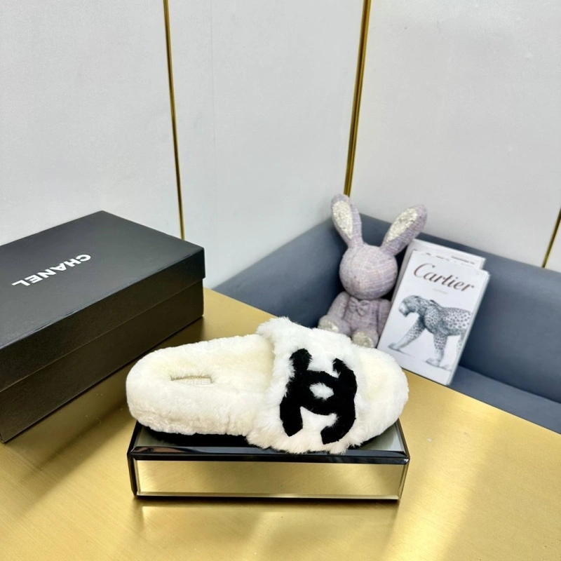 Practical Chxnxl Slippers 126614