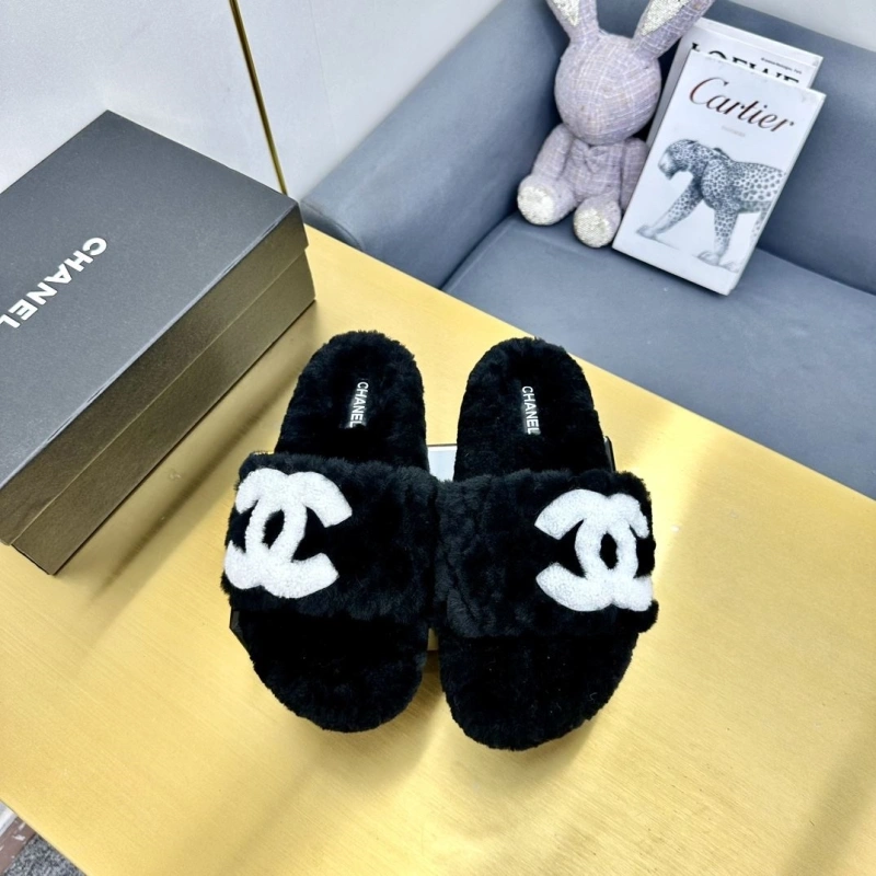 Cozy Chxnxl Slippers 126627