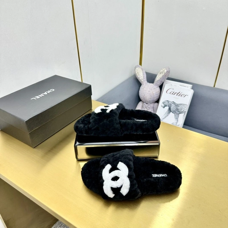Cozy Chxnxl Slippers 126627