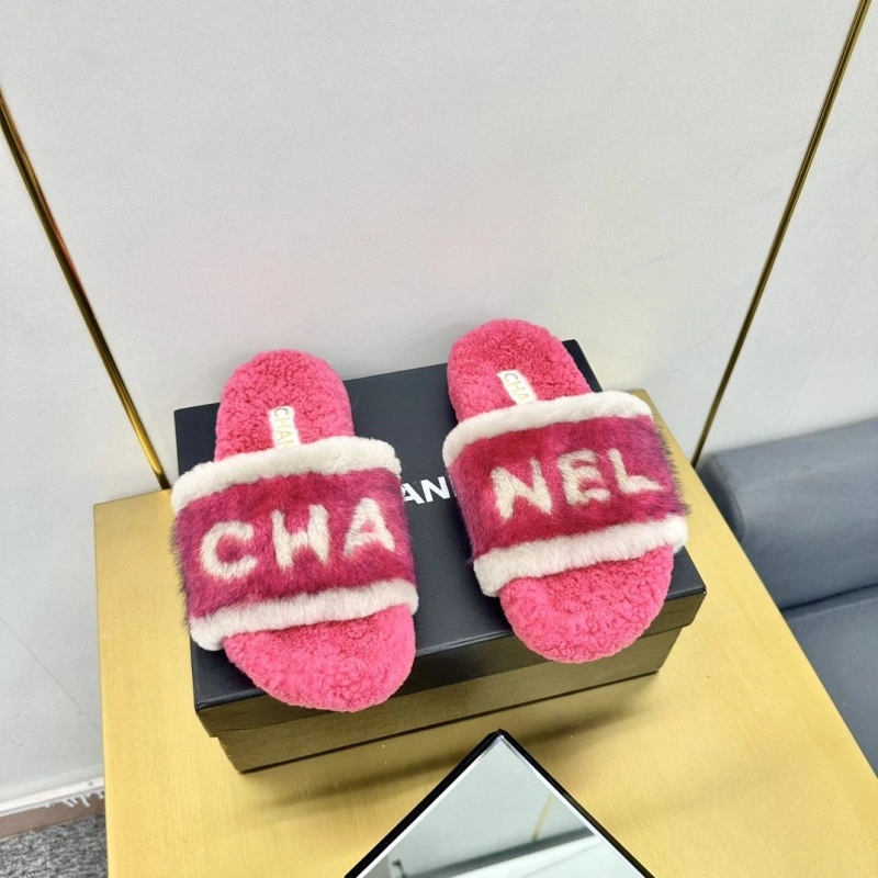 Fashionable Chxnxl Slippers 126617