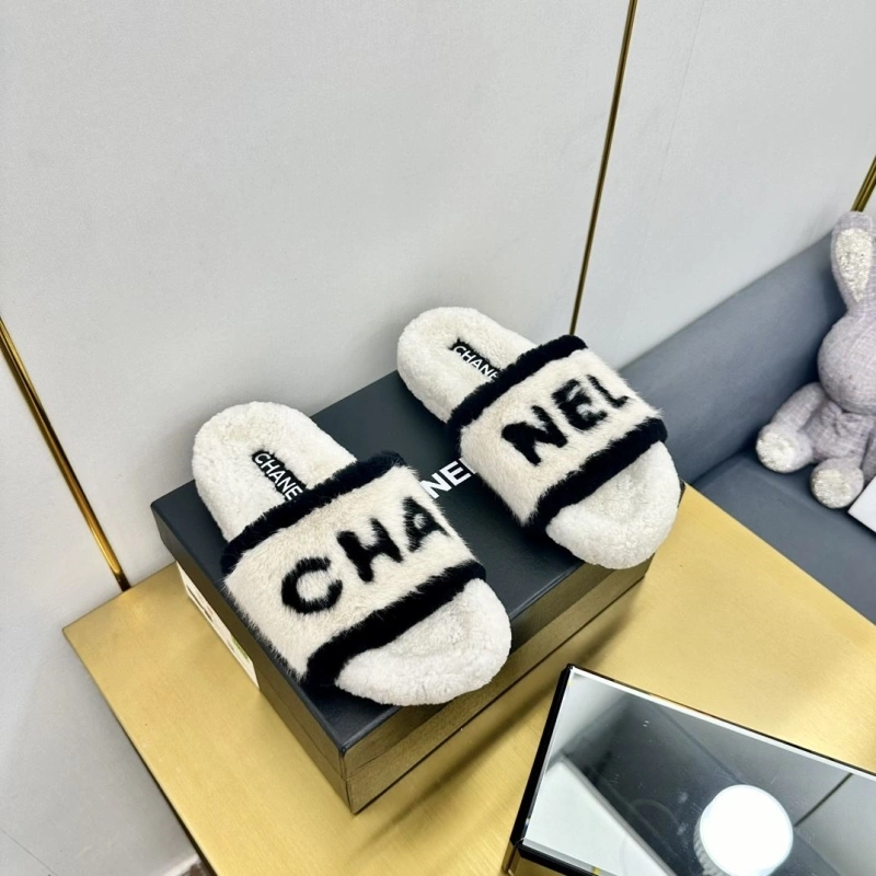 Functional Chxnxl Slippers 126615