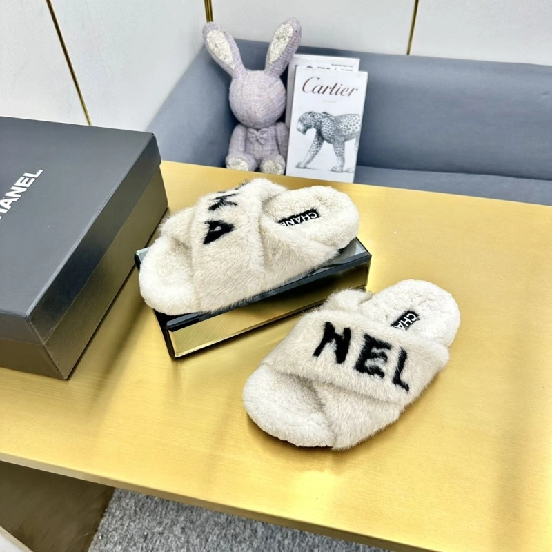 EasyMatch Chxnxl Slippers 126608